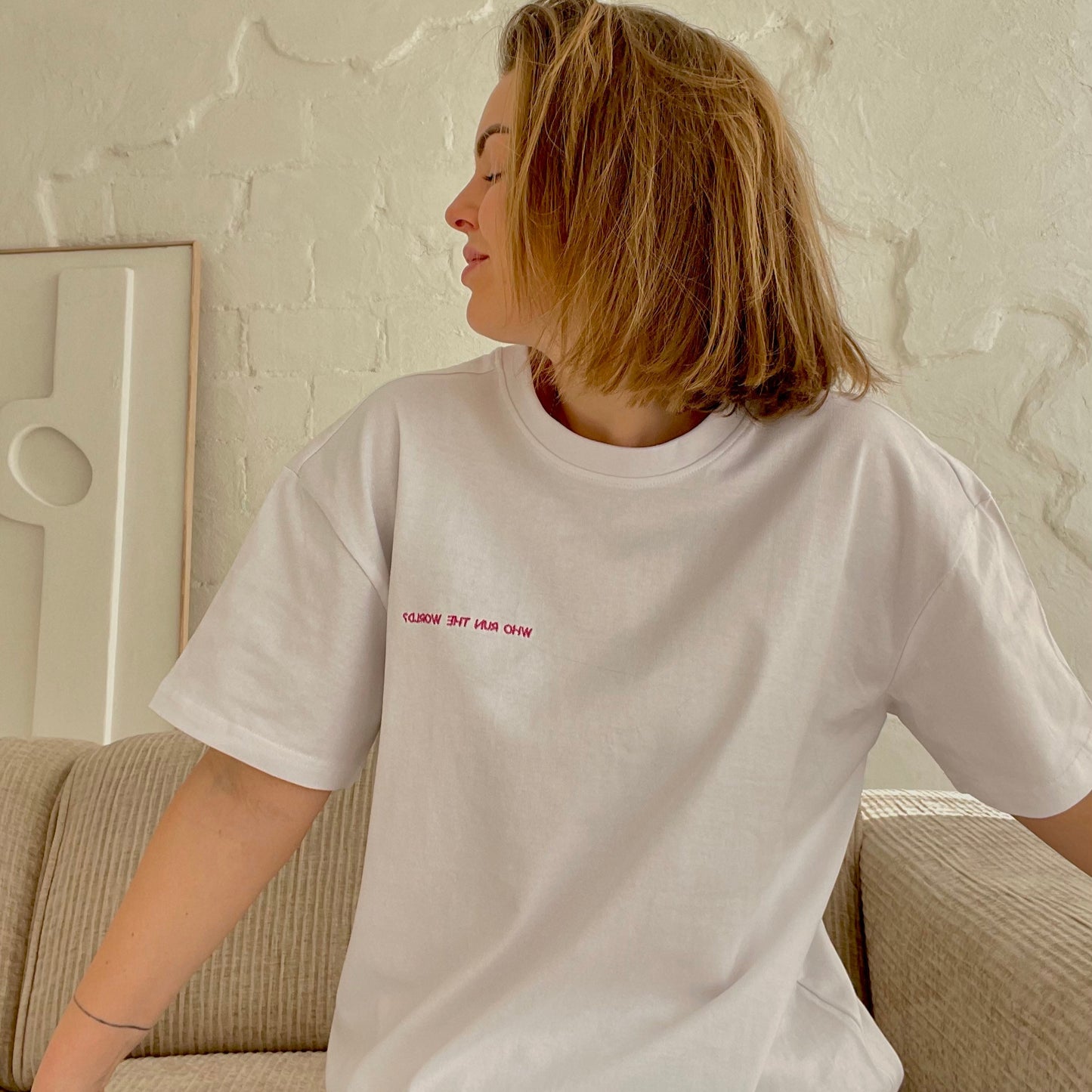 Oversized marškinėliai 'WHO RUN THE WORLD?' + Kojinės 'GIRLS!'