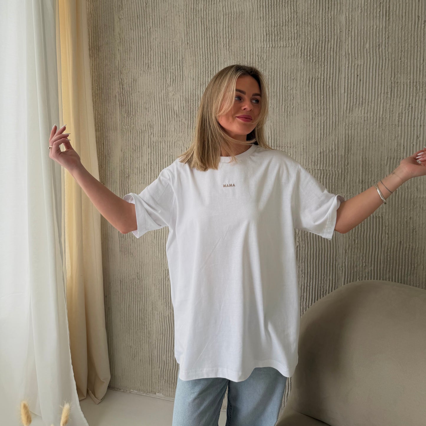 Oversized marškinėliai 'MAMA'